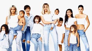 So Cute! Foto Ceria Keluarga Kim Kardashian Sambut Natal