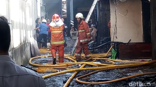 Sudah Padam, Ini Penampakan Pabrik Tahu di Cengkareng yang Terbakar