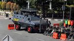Foto: Bersenjata Laras Panjang, Brimob Jaga JPO Bundaran HI