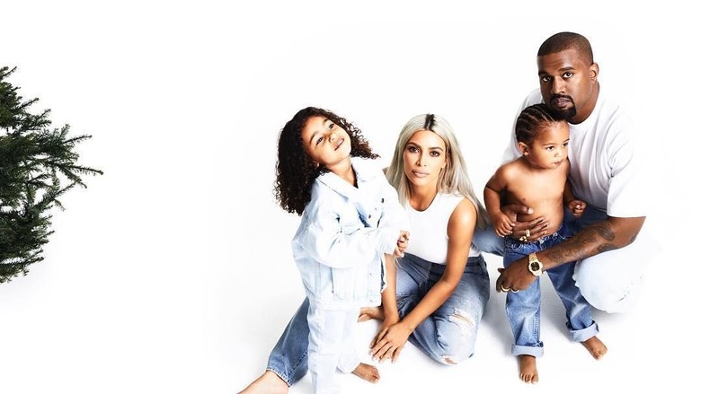 Kekhawatiran Kim Kardashian Saat si Kecil Cemburu pada Adik Bayinya/ Foto: Instagram/kimkardashian Kekhawatiran Kim Kardashian Saat si Kecil Cemburu pada Adik Bayinya/ Foto: Instagram/kimkardashian