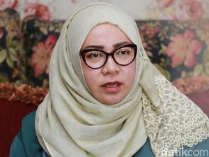 Dari Lampu Lilin, Melly Goeslow Bikin Serial Horor Nawangsih