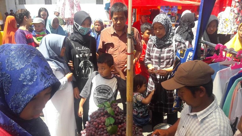 Berbagai Tanggapan Pengunjung Terkait Penataan Pasar Tanah Abang Berbagai Tanggapan Pengunjung Terkait Penataan Pasar Tanah Abang