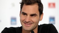 Roger Federer memilih untuk berkumpul dengan keluarga. Meksi tak mengunggah aktivitasnya, petenis Swiss itu sudah mengumumkan rencana itu sejak ATP World Tour. (Julian Finney/Getty Images)