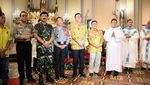 Momen Kapolri dan Panglima TNI Pastikan Malam Natal Aman