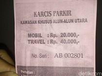 Kala Sultan HB X Tantang Pemkot Jogja Tangani Parkir Liar