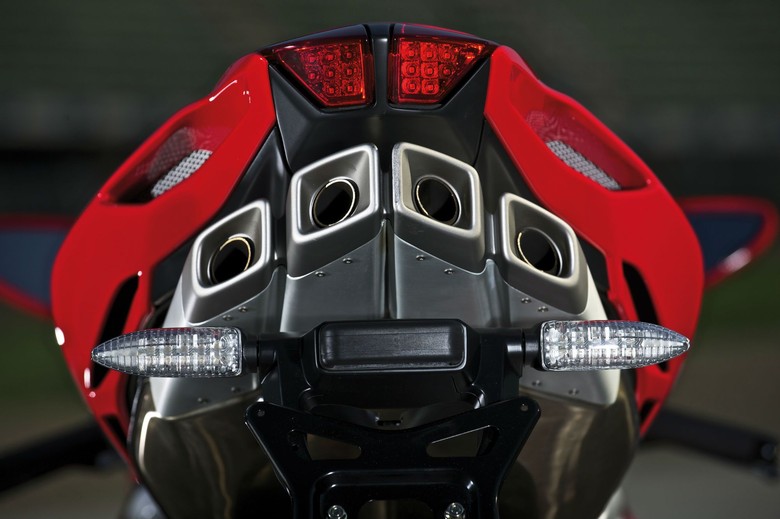 Panas! Ducati Siapkan Mesin 4 Silinder, MV Agusta Permak Mesinnya Foto: Pool (Visordown) Panas! Ducati Siapkan Mesin 4 Silinder, MV Agusta Permak Mesinnya Foto: Pool (Visordown)