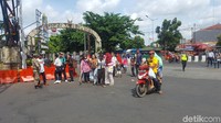 Namun suasana di depan Ragunan tak seperti hari libur biasanya, pada pukul 10.00 WIB tadi. Foto: Zunita/detikcom