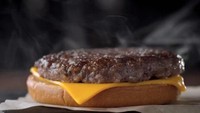 Nah, kalau ini Wendy’s terang-terangan menanyakan McD soal ‘fresh beef’ yang akan mereka pakai. Foto: Istimewa