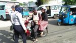 Foto: Pemotor Bingung Lihat Jalan Jatibaru Tanah Abang Ditutup