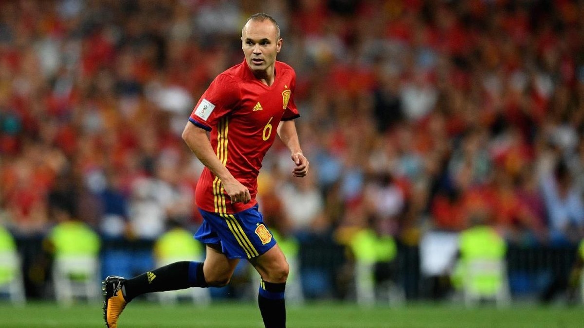 Andres Iniesta adala salah satu legenda sepakbola Spanyol (Claudio Villa/Getty Images)