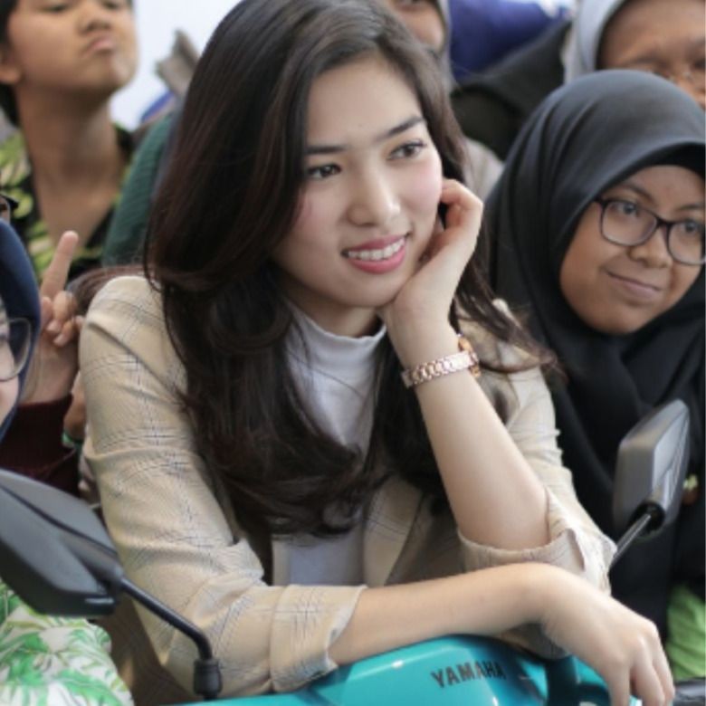 Brand ambassador Mio S Isyana Sarasvati saat meet & greet dengan fans dan konsumen Mio S di Bandung (Foto: dok. Yamaha Indonesia) Brand ambassador Mio S Isyana Sarasvati saat meet & greet dengan fans dan konsumen Mio S di Bandung (Foto: dok. Yamaha Indonesia)