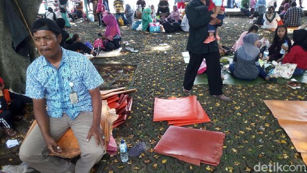 Sementara penyewa tikar mengaku tak mendapatkan keuntungan yang signifikan