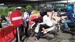 Foto: Pemotor Bingung Lihat Jalan Jatibaru Tanah Abang Ditutup