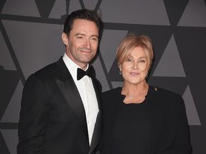 Ssst, Begini Nge-date Simpel ala Hugh Jackman dan Istri