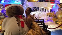 Sejumlah selebriti Indonesia merayakan Natal bersama keluarga dan orang-orang yang dicintai. Mereka mengunggah momen bahagia tersebut di Instagram.  Foto: dok. Instagram