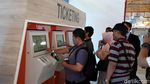 Senyum Lebar Warga Ramai-Ramai Jajal Kereta Bandara Soetta