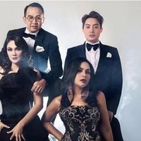 Inilah geng yang baru-baru ini membuat heboh karena video mereka saat pemotretan tersebar di akun gosip. Geng beranggotakan Luna Maya, Melaney Ricardo, Ayu Dewi, Iwet Ramadhan, dan Edric Tjandra ini menamai diri mereka Geng Mentri Ceria. Foto: Dok. Instagram