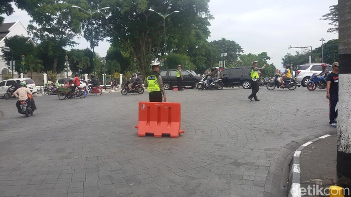 Lalin Padat, Mobil dari Titik Nol Yogya Dilarang Masuki Alun-alun