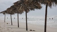 Kuba memiliki 300 pantai yang kebanyakan berada di wilayah selatan dan timur. Tempat berlabuhnya kapal Columbus sendiri, adalah di Pantai Guardalavaca di Provinsi Holguin. Jaraknya, sekitar 8 jam dari ibukota negara Kuba, Havana (Reuters/Alexandre Meneghini)