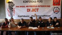 Serikat Pekerja (SP) JICT menggelar jumpa pers di Jakarta, Selasa (26/12/2017).