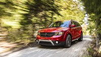 Dodge Journey juga dinilai kurang oke, dibanderol mulai USD 21.195 fiturnya kurang memadai. Foto: Pool (Carsscoop)