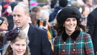 Pangeran William terus menggenggam tangan Kate Middleton. (Foto: Chris Jackson/Getty Images)