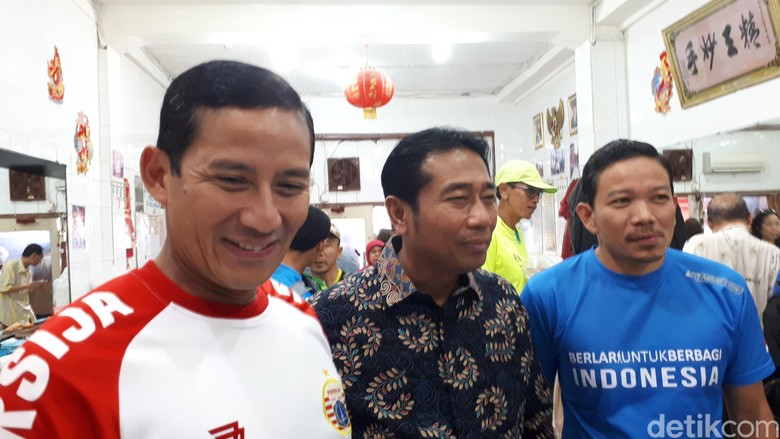 Sandiaga Cari Solusi Tarik Pembeli ke Pasar Blok G Tanah Abang Sandiaga Cari Solusi Tarik Pembeli ke Pasar Blok G Tanah Abang