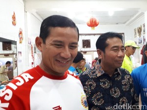 Sandiaga Cari Solusi Tarik Pembeli ke Pasar Blok G Tanah Abang
