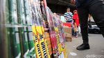 Jelang Tahun Baru, Pedagang Kembang Api Bermunculan