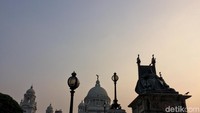 Victoria Memorial Hall akhirnya berdiri setelah 15 tahun pengerjaan sejak 1906 yang dirancang oleh Sir William Emerson ini berdiri di atas lahan seluas 259.000 meter persegi (Masaul/detikTravel)