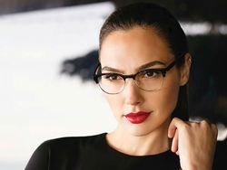 Cantiknya Gal Gadot, Wonder Woman yang Jadi Bos Baru Huawei