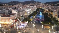Di Pasar Natal Nice terdapat bianglala. Naik ke atas dan memotret Kota Nice dari ketinggian, asyik juga! (Afif Farhan/detikTravel)