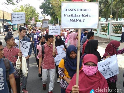 Tuntut Realisasi Perda Difabel, Massa Gelar Aksi di DPRD Purworejo