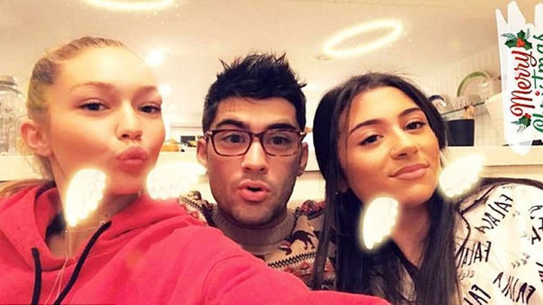 Makin Serius Gigi Hadid Dan Zayn Malik Rayakan Natal Bareng