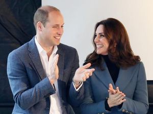 Pangeran William dan Kate Middleton Hibur Anak-anak Pekerja Medis