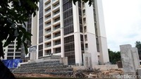 Foto: Proyek Apartemen Pakubuwono Spring itu terletak di Jl Teuku Cut Nyak Arief, Grogol Selatan, Kebayoran Lama, Jakarta Selatan. (Audrey-detikcom)