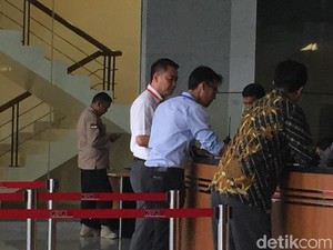 Anggota DPR Fayakhun Andriadi Datangi KPK