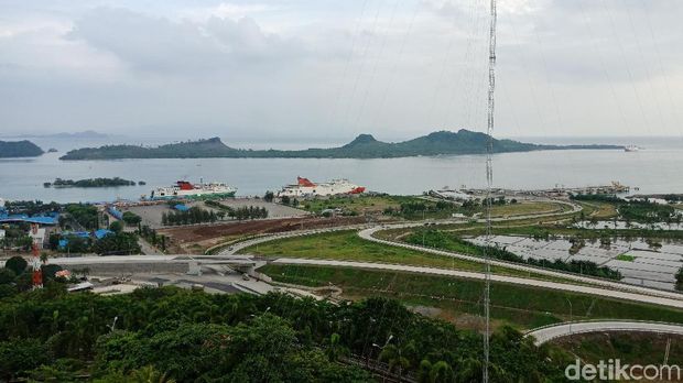Pemandangan dari Menara Siger