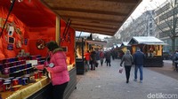 Pasar Natal di Prancis mulai buka dari pukul 17.00  sore sampai pukul 22.00 malam. Kalau mau sedang liburan akhir tahun ke Prancis, jangan lupa mampir ke Pasar Natalnya ya! (Afif Farhan/detikTravel)