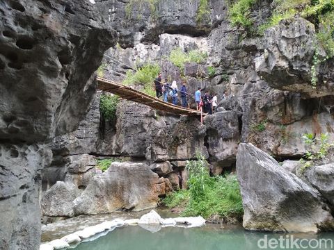 Gua/Taman Wisata Alam Batu Ngerit Gua/Taman Wisata Alam Batu Ngerit