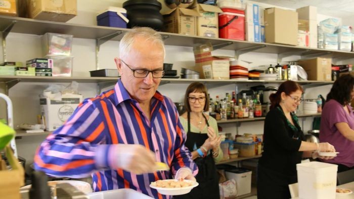 PM Australia Rayakan Natal dengan Menjadi Relawan