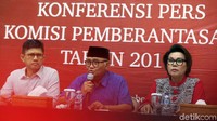 Tahun ini pula, disebut Agus, KPK sudah beroperasi dengan Gedung Merah Putih KPK serta meresmikan rutan baru KPK Cabang Jakarta Timur di Gedung Penunjang KPK, yang mampu menampung 37 tahanan. Selain itu, KPK juga melakukan dua kali perekrutan pegawai.