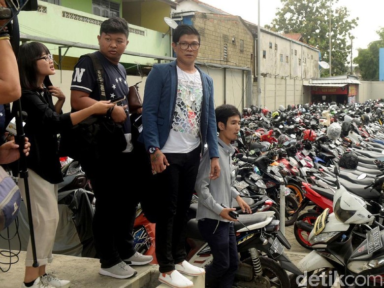 Dekat dengan Pramugari Cantik, Andika Kangen Band: Itu Teman Iseng! Dekat dengan Pramugari Cantik, Andika Kangen Band: Itu Teman Iseng!