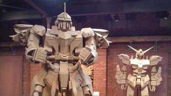 Ia pun sukses mengadakan pameran untuk menampilkan deretan karyanya. (Foto: Facebook)