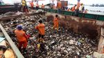 Begini Tumpukan Sampah dari Laut Utara Jakarta