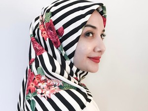 Hijab Scarf Bermotif Menjamur, Akankah Masih Tren di 2018?