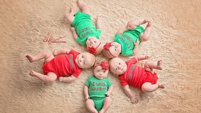 6 Foto Kartu Natal Unik yang Menggemaskan