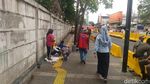 Penampakan Opang dan PKL Mangkal Lagi di Trotoar Stasiun Tanah Abang