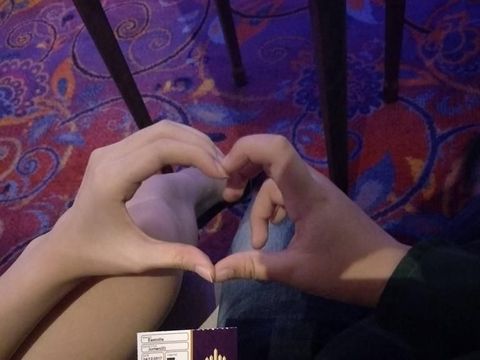  Kencan dengan Model Cantik dan Seksi, Bocah 10 Tahun Ini Jadi Viral