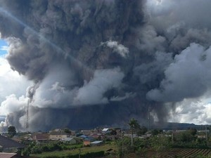 Gunung Sinabung Erupsi Lagi, Luncurkan Awan Panas Sejauh 4,6 Km